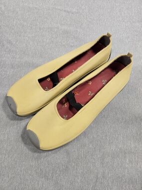 Mid West Yellow Rubber Rain Shoes Size 9
